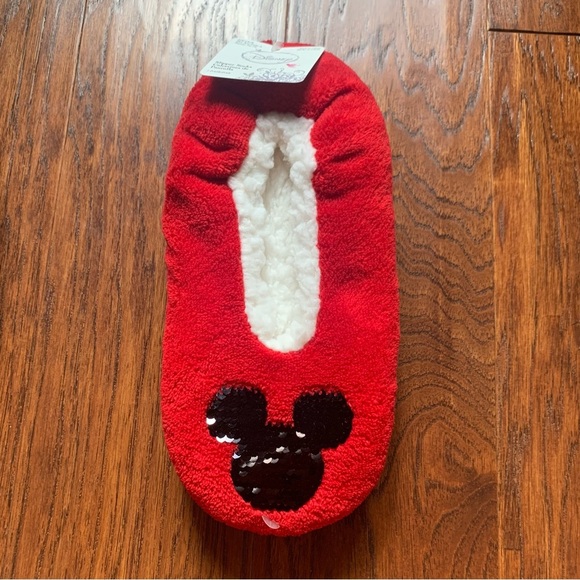 Minnie Mouse Slippers & Sock Gift Set NWT Christmas - Picture 10 of 13